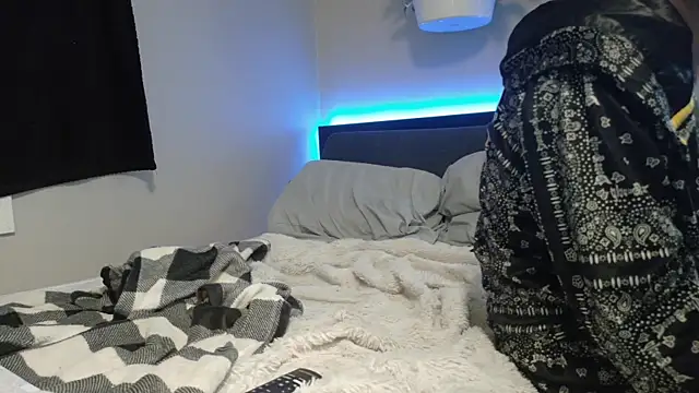 smokee parT903 online show from February 6, 7:50 pm