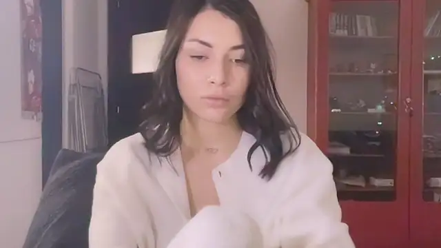 valorant girl online show from March 1, 3:38 pm