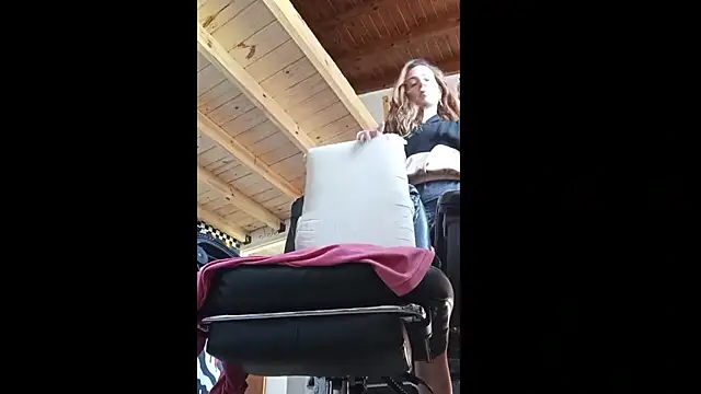 Snapshot of jessiburningheels chatting on November 22, 12:48 pm jessiburningheels online show from November 22, 12:48 pm