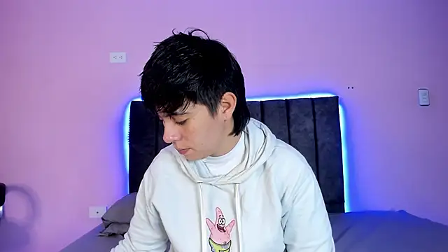 Snapshot of AbbySmiitth_ chatting on February 6, 12:16 pm AbbySmiitth online show from February 6, 12:16 pm