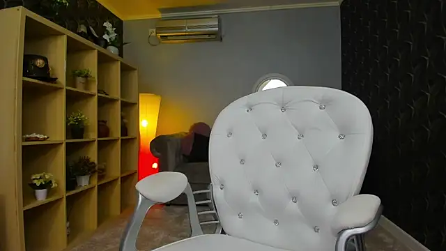 Snapshot of nicolee___19 chatting on January 9, 12:25 am nicolee 19 online show from January 9, 12:25 am