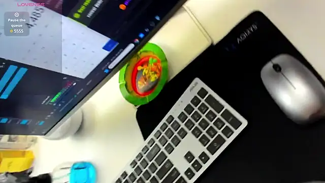 Snapshot of nicolee___19 chatting on January 28, 5:35 pm nicolee 19 online show from January 28, 5:35 pm