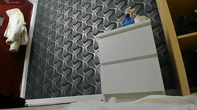 Snapshot of nicolee___19 chatting on February 24, 11:09 pm nicolee 19 online show from February 24, 11:09 pm