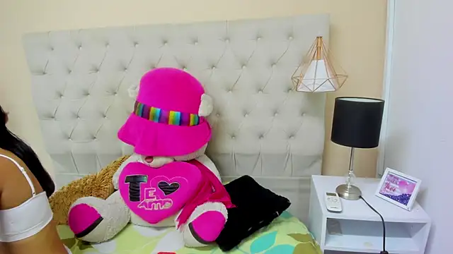 Little Helen online show from January 21, 1:22 pm