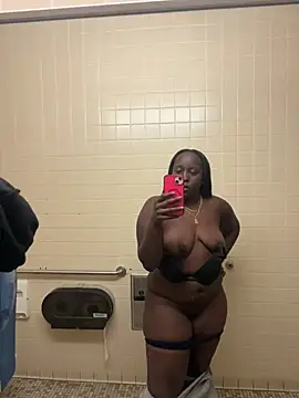 Snapshot of Insultedbalceni chatting on January 24, 8:54 pm Insultedbalceni online show from January 24, 8:54 pm