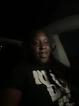 Snapshot of Insultedbalceni chatting on February 25, 7:51 am Insultedbalceni online show from February 25, 7:51 am