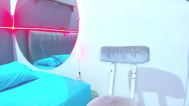 minimi naty online show from January 20, 7:14 pm