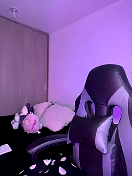 Snapshot of Crystal_Dluna chatting on November 12, 4:18 pm Crystal Dluna online show from November 12, 4:18 pm