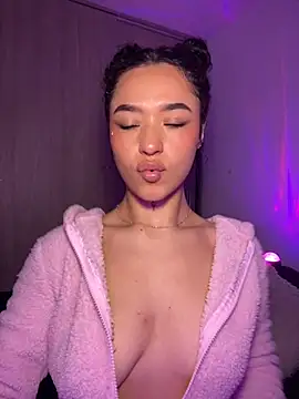 Snapshot of Crystal_Dluna chatting on November 13, 5:45 pm Crystal Dluna online show from November 13, 5:45 pm