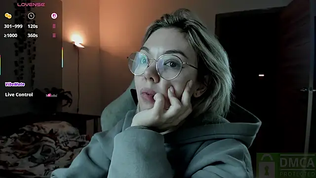 whoa-hoa-hoa-hoa-hoa online show from October 13, 9:15 pm