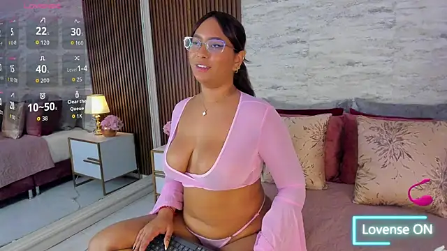 MadisonHunter2024 online show from November 7, 8:09 pm