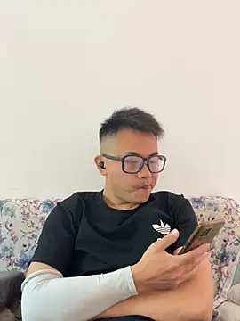 lixiaoshuai8 online show from March 11, 4:43 am