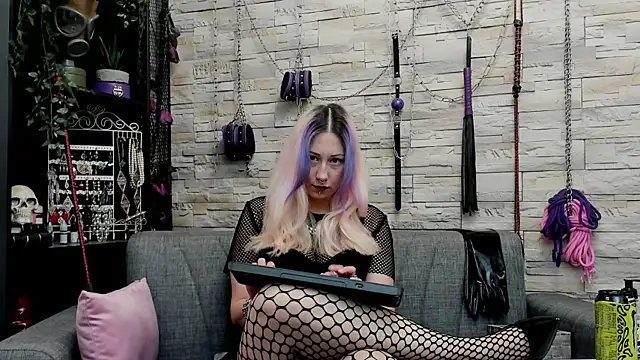 CruelMistress online show from December 4, 12:20 am