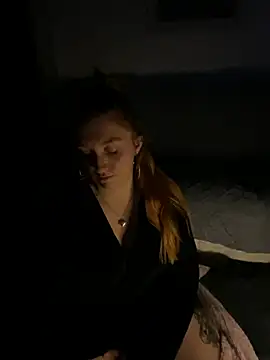 Snapshot of Stoner_BarbieXX chatting on February 21, 10:44 pm Stoner BarbieXX online show from February 21, 10:44 pm