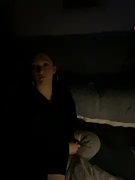 Snapshot of Stoner_BarbieXX chatting on February 26, 11:04 pm Stoner BarbieXX online show from February 26, 11:04 pm