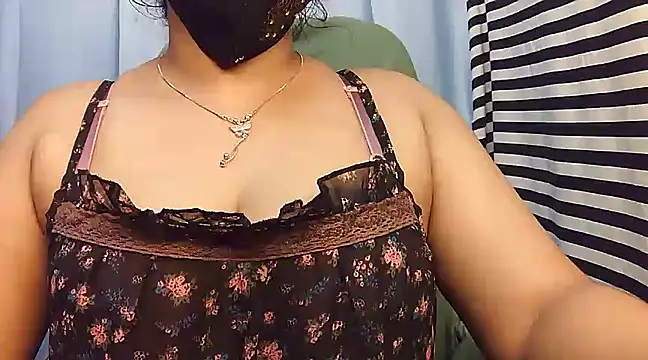 Snapshot of SabrinaNoor chatting on January 28, 10:01 pm SabrinaNoor online show from January 28, 10:01 pm