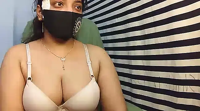 Snapshot of SabrinaNoor chatting on February 11, 10:39 pm SabrinaNoor online show from February 11, 10:39 pm