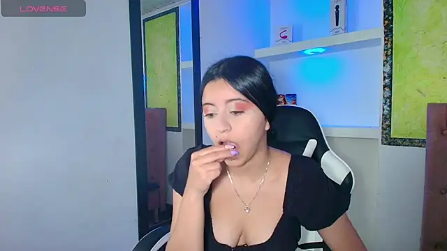 zoe connor19 online show from November 18, 7:29 pm