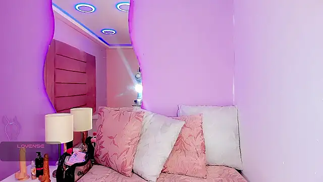 Shanelengel online show from March 22, 8:45 pm