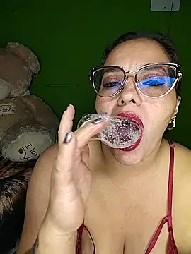 Snapshot of emily_sweet13 chatting on July 18, 4:55 pm emily sweet13 online show from July 18, 4:55 pm