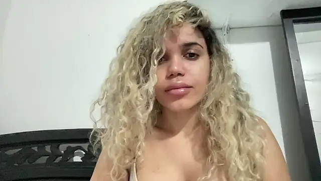 brithneysquirt online show from December 22, 1:02 am