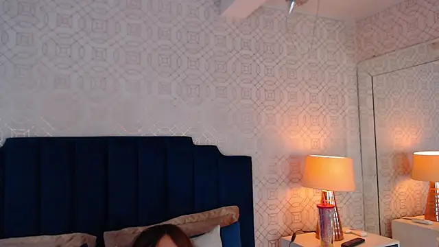 AdeleAndersonn online show from December 17, 4:57 pm