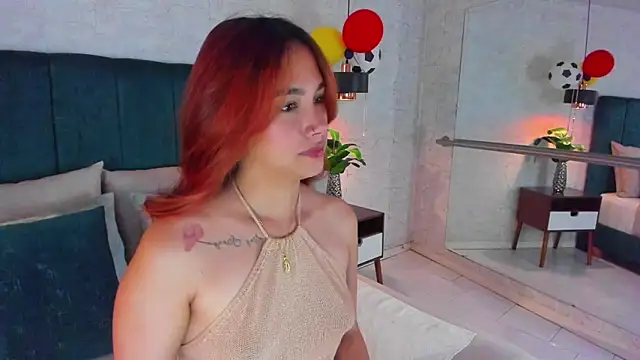 Snapshot of AdeleAndersonn chatting on July 4, 4:02 pm AdeleAndersonn online show from July 4, 4:02 pm