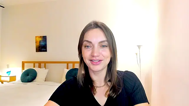 LovelyeeMia online show from December 11, 7:46 pm