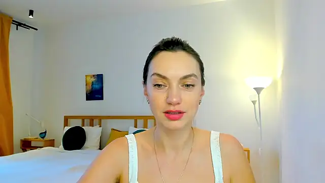 LovelyeeMia online show from December 12, 10:34 am