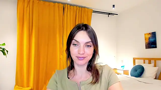 LovelyeeMia online show from December 13, 7:43 pm