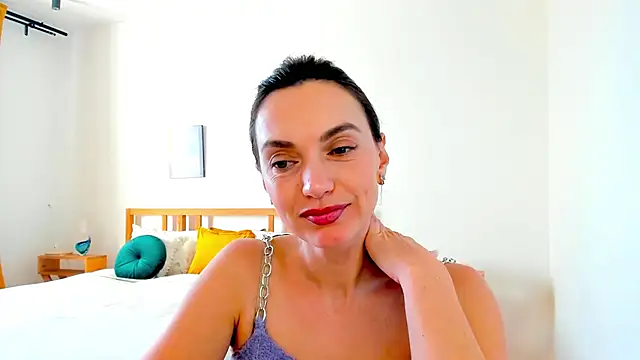 LovelyeeMia online show from December 17, 11:17 am