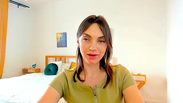 LovelyeeMia online show from December 18, 9:14 am