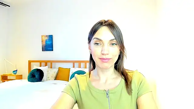 LovelyeeMia online show from December 18, 12:18 pm