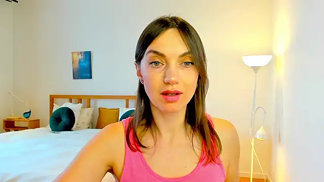 LovelyeeMia online show from December 20, 11:32 am