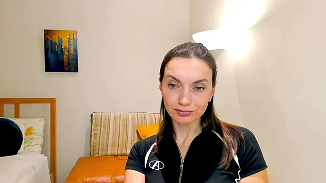 LovelyeeMia online show from December 20, 5:51 pm