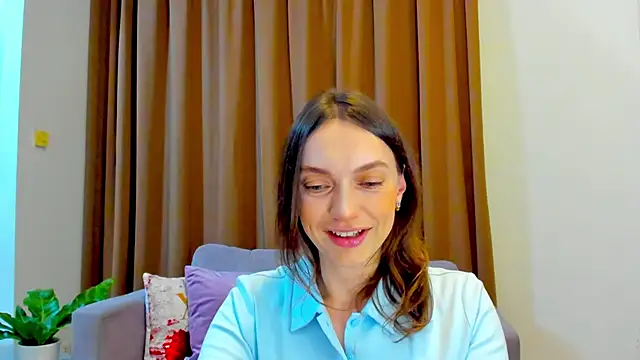 LovelyeeMia online show from October 5, 12:03 pm