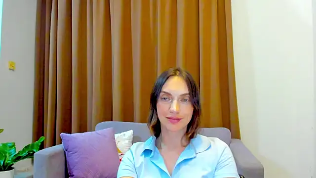 LovelyeeMia online show from October 14, 11:11 am