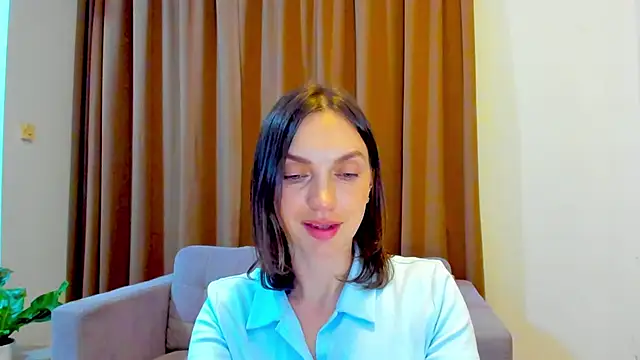 LovelyeeMia online show from October 22, 10:48 am