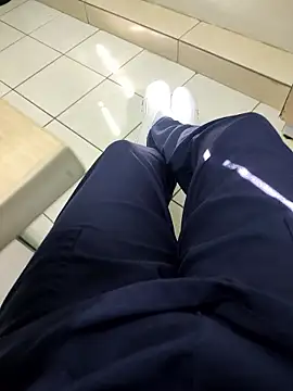 gatmoreno1 online show from January 13, 6:46 pm