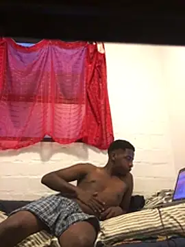 Snapshot of blessed-down3there chatting on February 20, 11:27 pm blessed-down3there online show from February 20, 11:27 pm