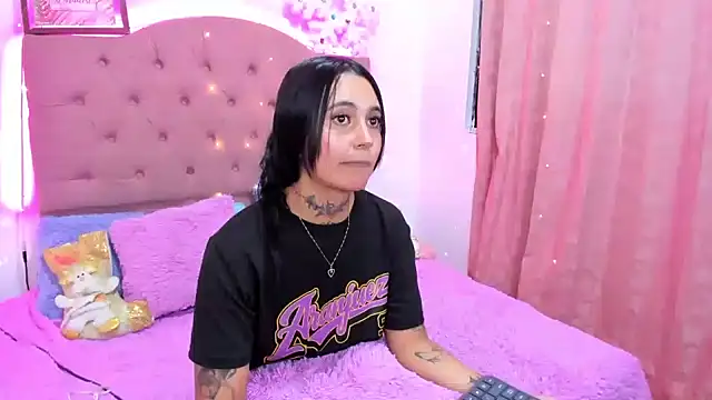 Snapshot of _Mia__9 chatting on December 24, 2:21 am Mia 9 online show from December 24, 2:21 am