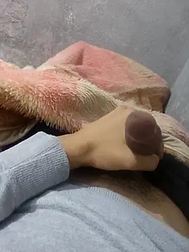 Snapshot of Juliano69xv chatting on October 9, 12:25 pm Juliano69xv online show from October 9, 12:25 pm