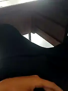 Snapshot of Juliano69xv chatting on November 17, 6:35 pm Juliano69xv online show from November 17, 6:35 pm