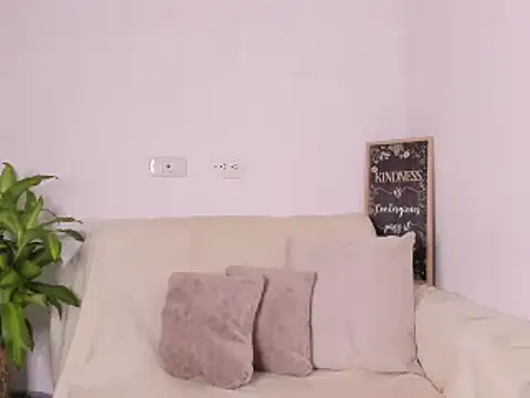 Snapshot of lulu_rrussell chatting on January 28, 3:04 am lulu rrussell online show from January 28, 3:04 am