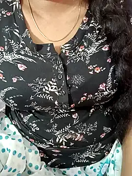 tamil-varshu online show from December 22, 1:33 pm