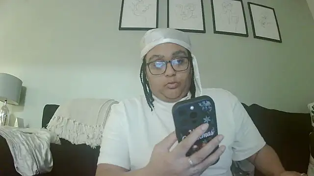 vanilla chocolate23 online show from December 18, 8:20 am