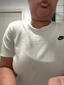 vanilla chocolate23 online show from January 10, 12:18 pm