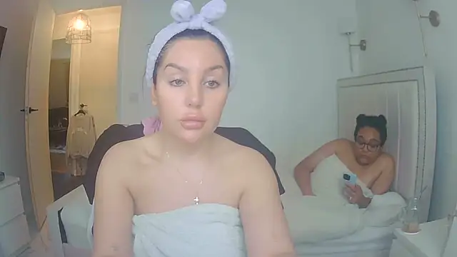 vanilla chocolate23 online show from March 6, 9:50 am