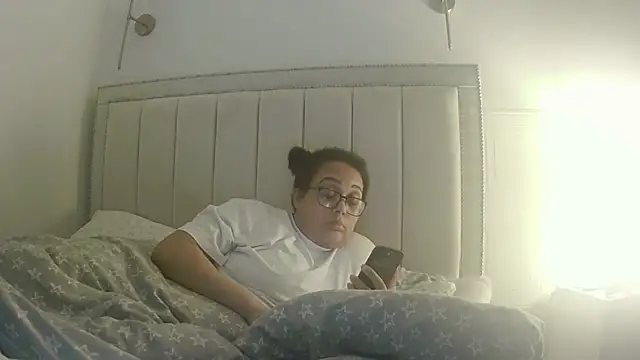 vanilla chocolate23 online show from April 8, 8:20 pm