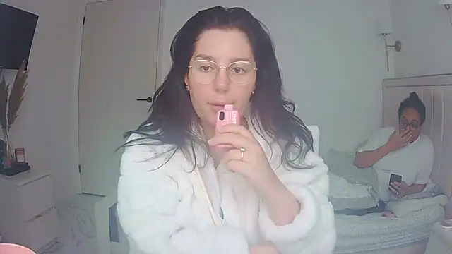 vanilla chocolate23 online show from April 15, 9:16 am